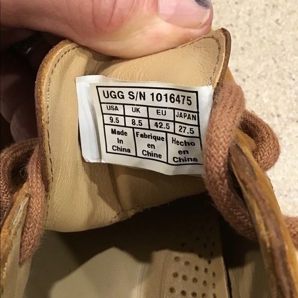 UGG men’s Oxford 9.5. Brown nubuck leather. NWOT - Picture 11 of 13